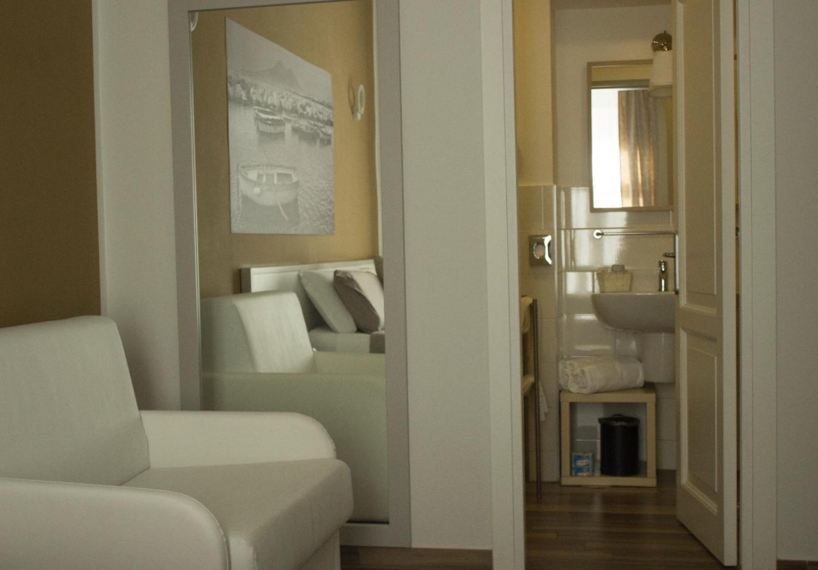 Rooms Stazione Centrale Naples Chambre photo